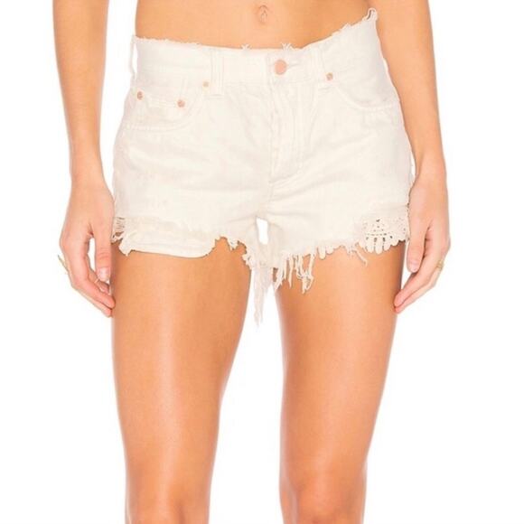 Free People Daisy Chain denim shorts size 24 NWT